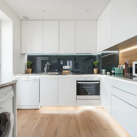 Oliver Apartment *